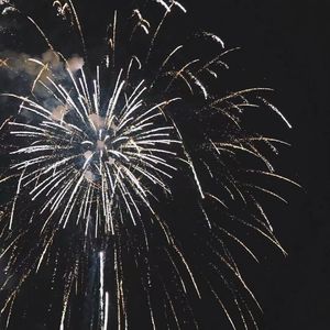 岳疯狂撅起丰满大屁股视频
